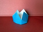 tradiční origami: koruna, interpretace: Mária Piatničková