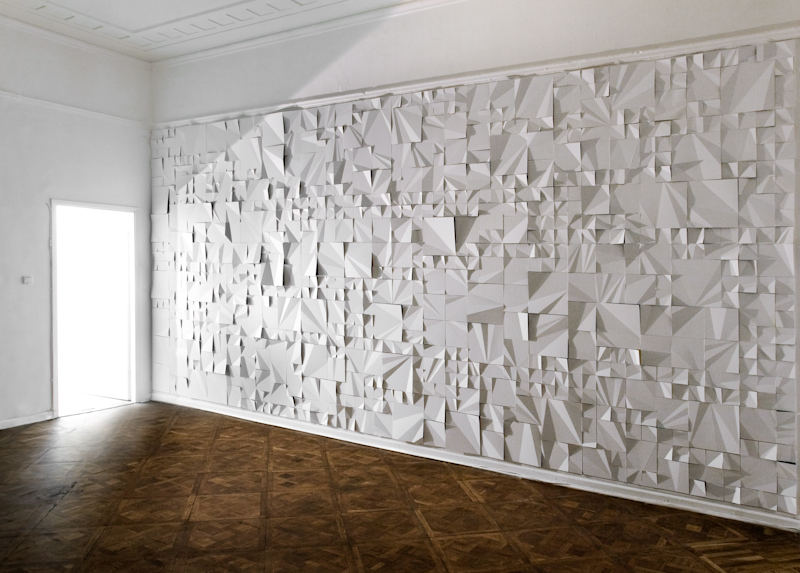 Jerzy Goliszewski Kai, 2009, 600x300x15 cm, vynil, karton, pěna