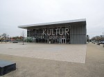 Kulturní centrum - se sousedící školou hostilo konferenci